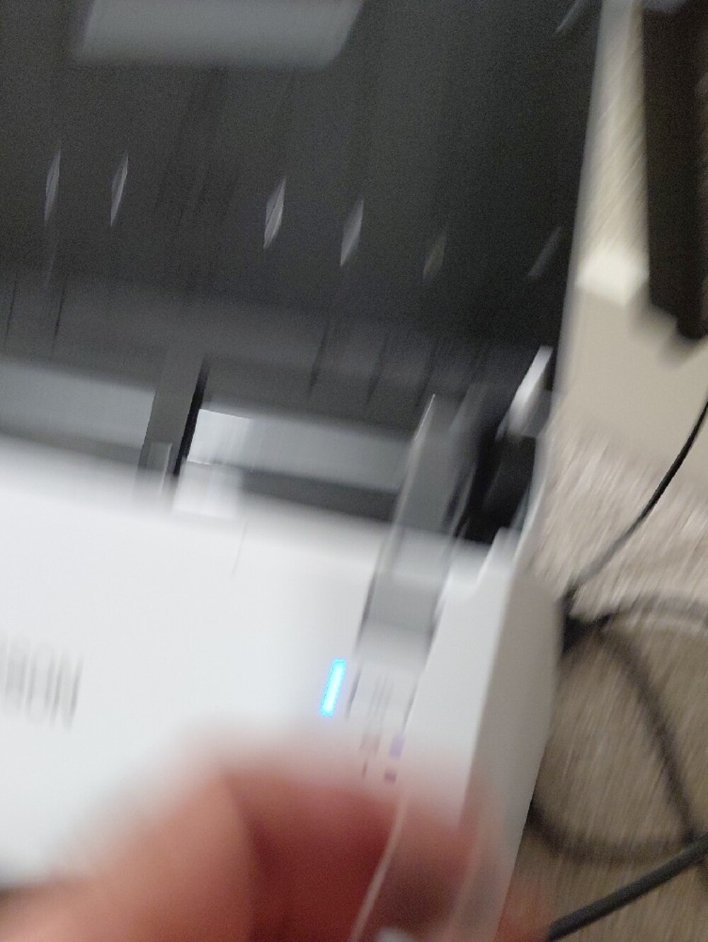 Epson DS-410 Portable Small Document Scanner - Picture 6 of 8
